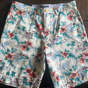 Brand new size 33 Tommy Hilfiger summer shorts
